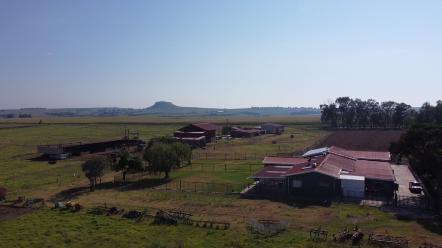 5 Bedroom Property for Sale in Bethlehem Rural Free State